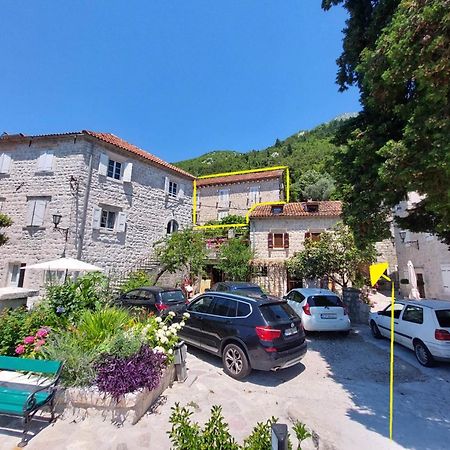 Bluemarine Rooms & Apartments Perast Buitenkant foto