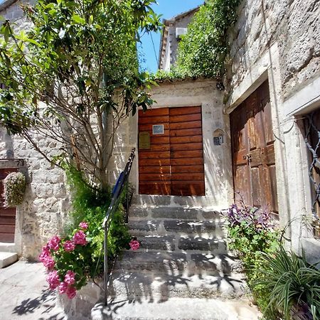 Bluemarine Rooms & Apartments Perast Buitenkant foto