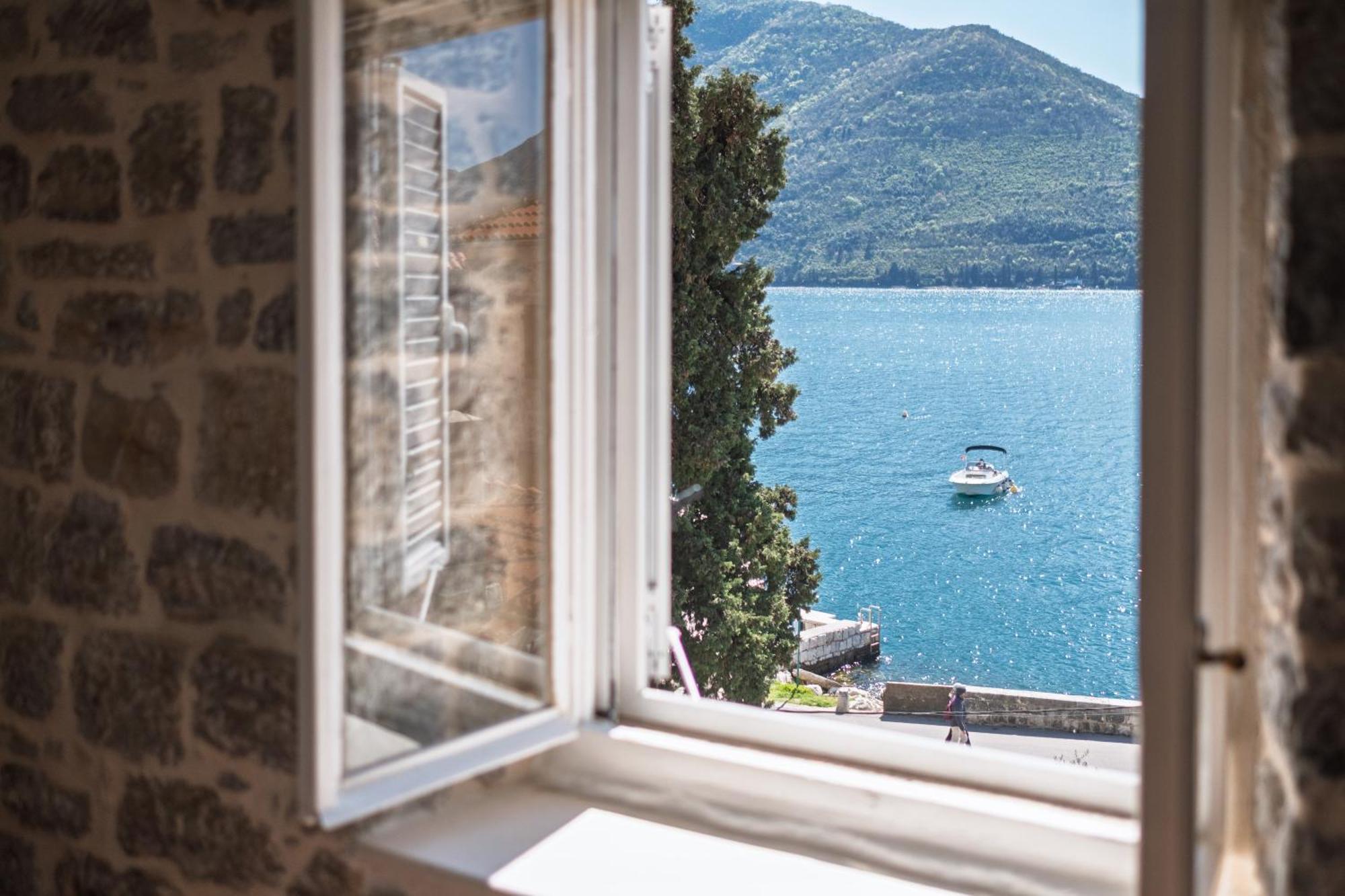 Bluemarine Rooms & Apartments Perast Buitenkant foto