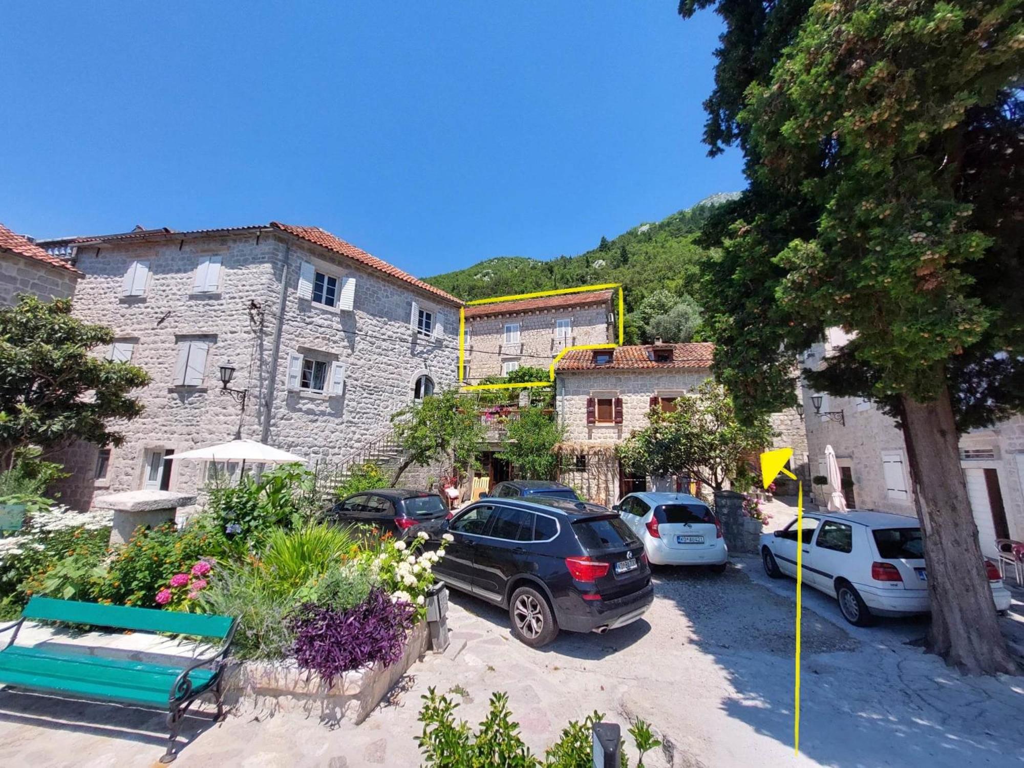 Bluemarine Rooms & Apartments Perast Buitenkant foto