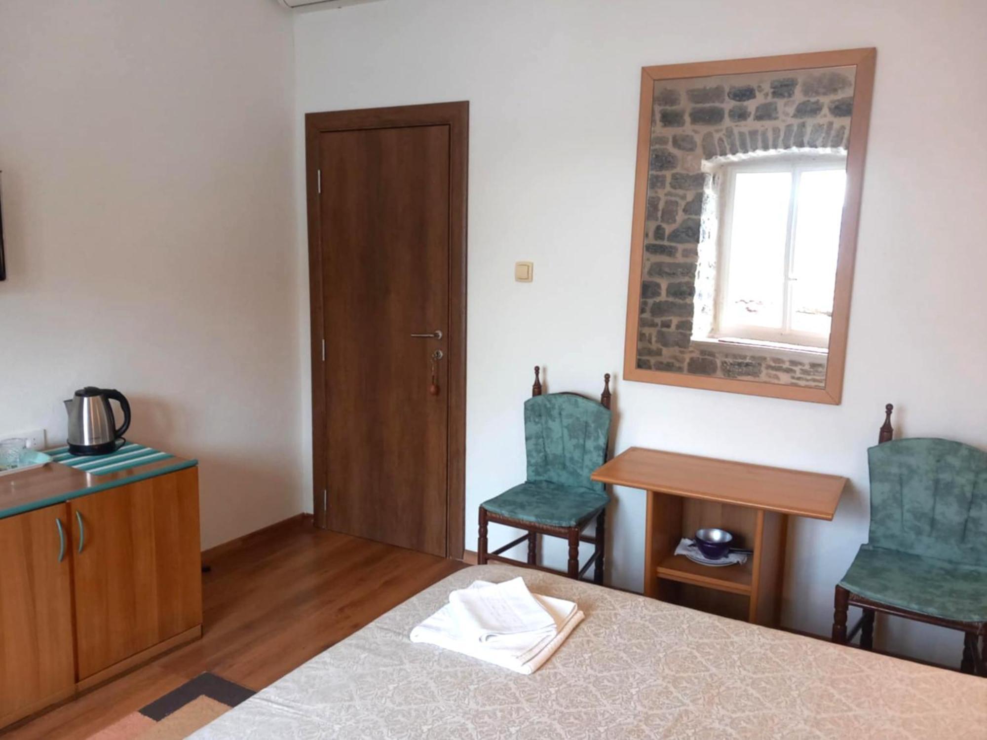 Bluemarine Rooms & Apartments Perast Buitenkant foto