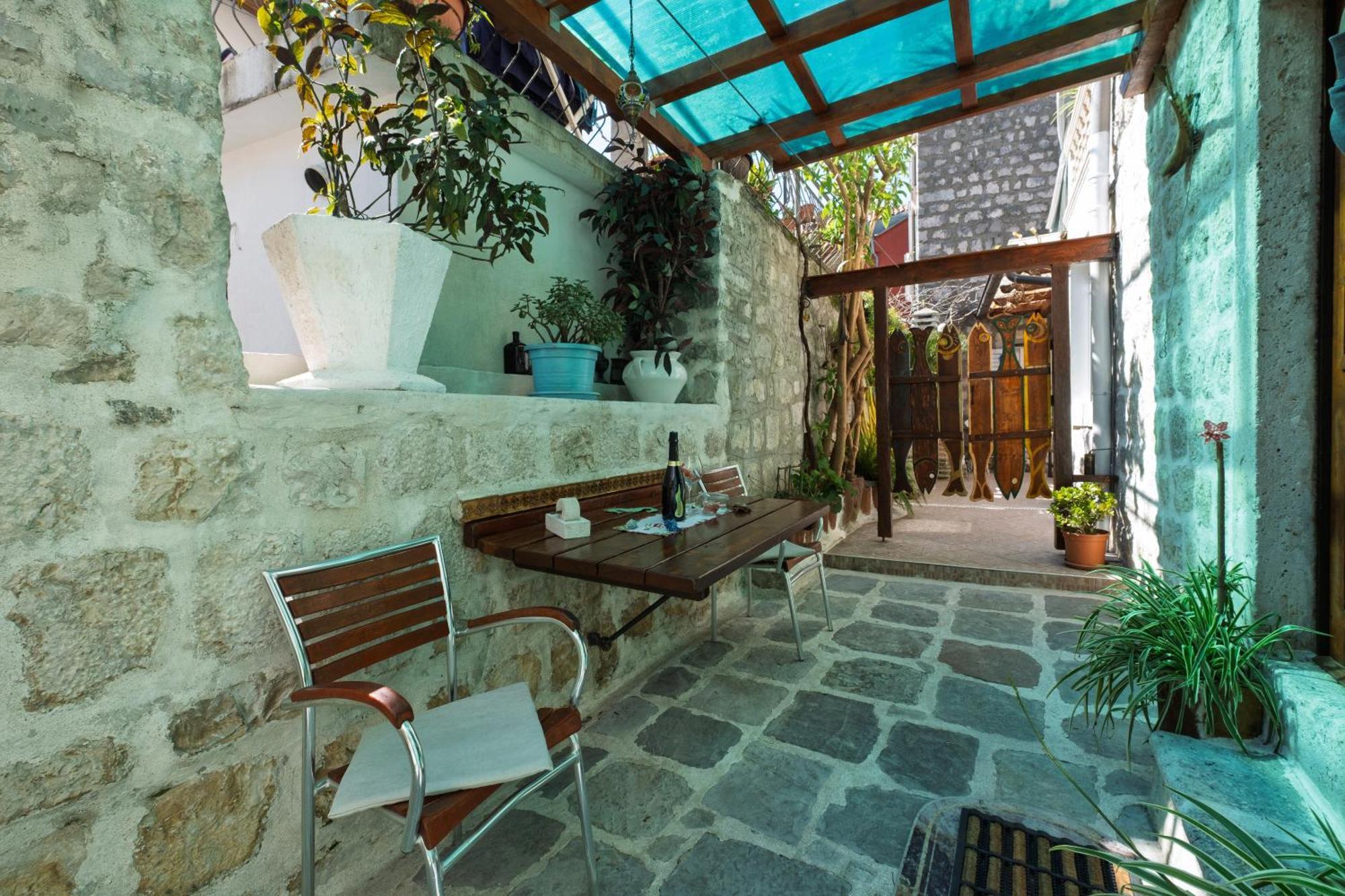 Bluemarine Rooms & Apartments Perast Buitenkant foto