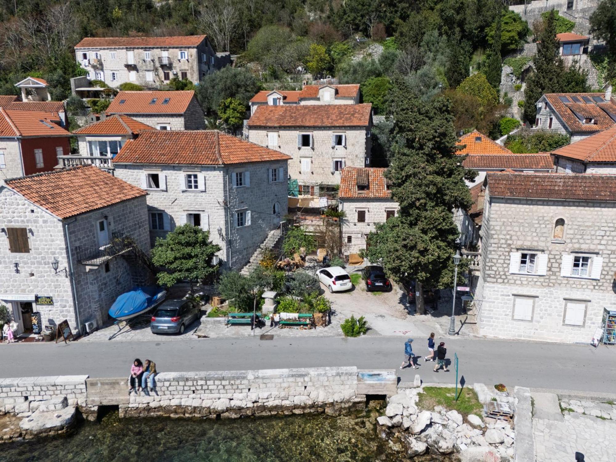 Bluemarine Rooms & Apartments Perast Buitenkant foto