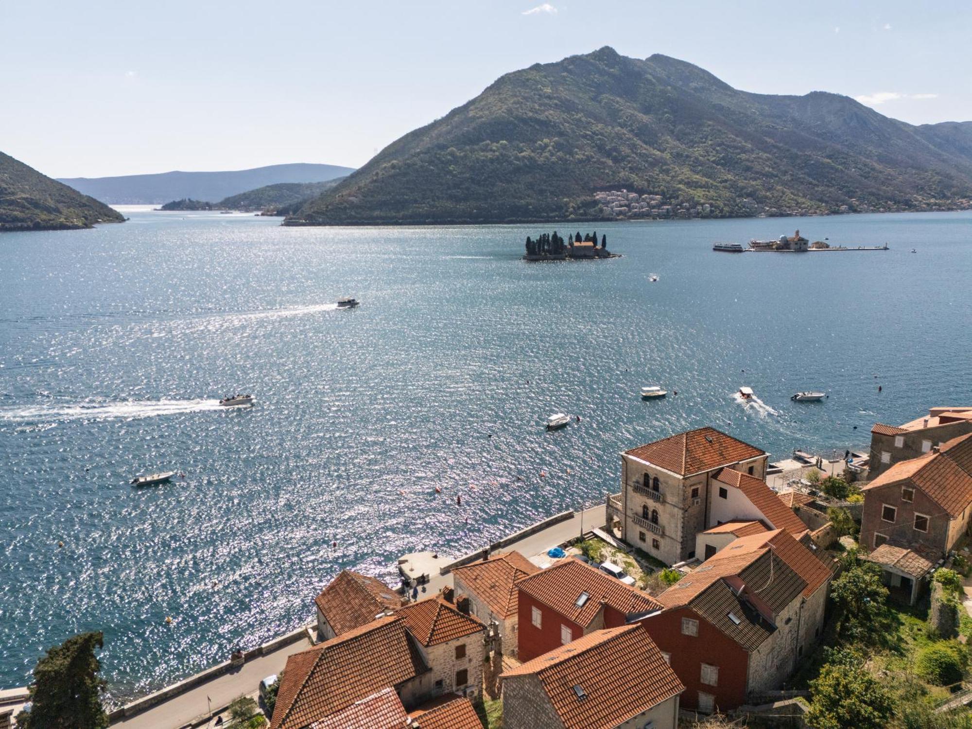 Bluemarine Rooms & Apartments Perast Buitenkant foto